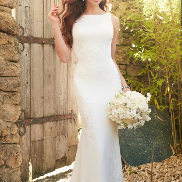 Essence of Australia Wedding Dress - Picture 5 of 11